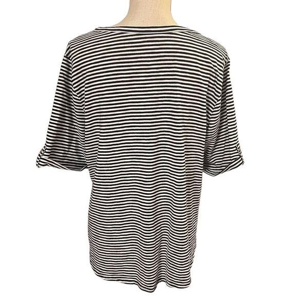 XL Croft & Barrow, 2 Pocket V Neck Tee w/ Roll Tab Sleeves, Navy Blue Striped - Picture 5 of 5
